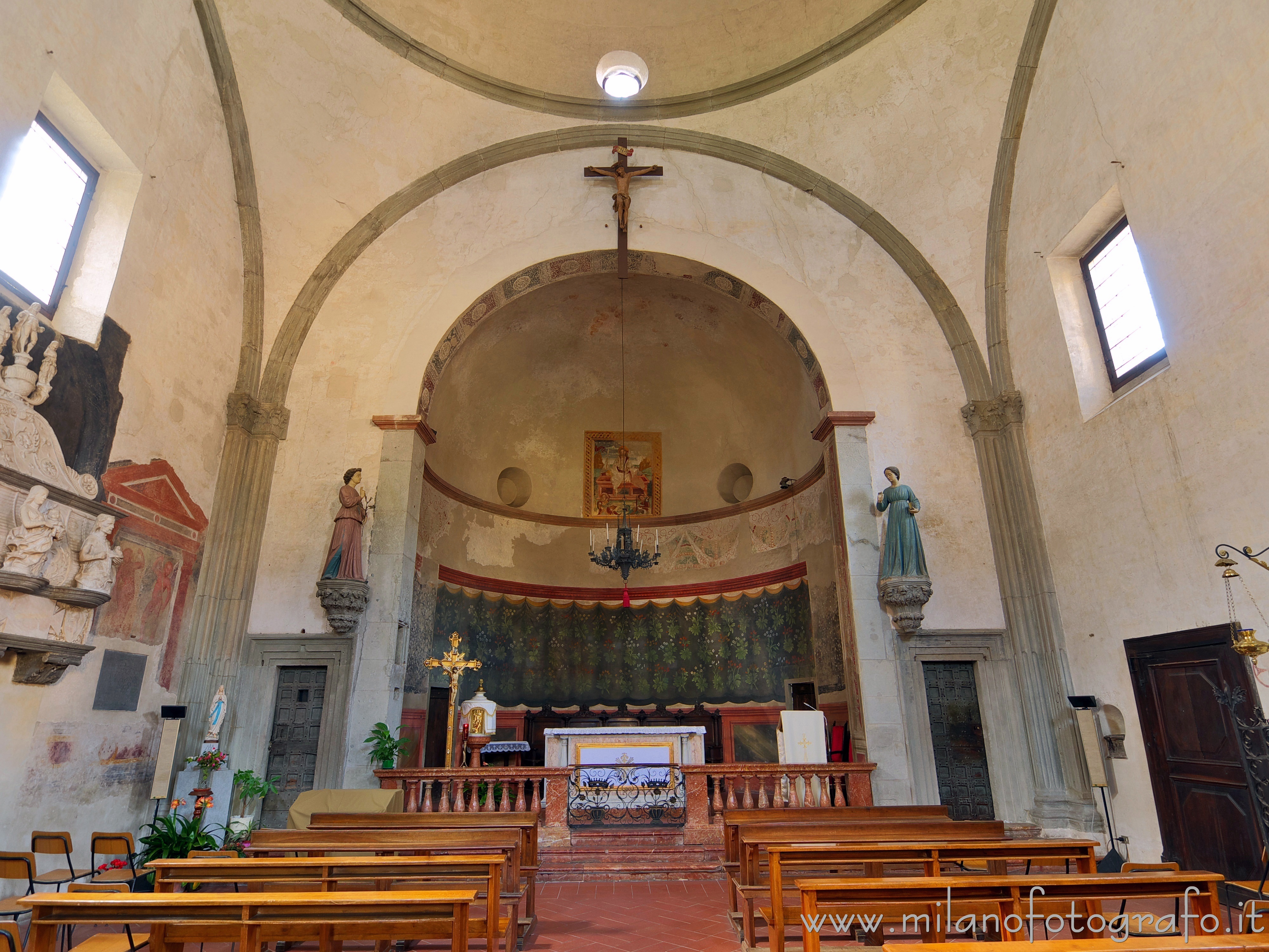 Castiglione Olona (Varese) - Interno della Chiesa di Villa